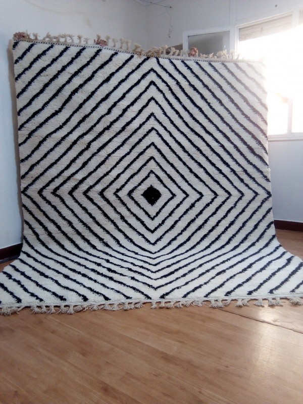 Berber Rug ٍStyle beni ourain - lines design - Handwoven Wool 