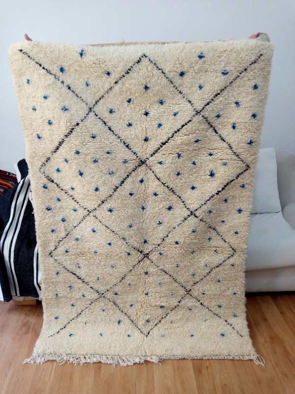 Small Beni Ouarain 5.5X3.8 ft morocco rug Blue dots Berber Carpet - Full Wool