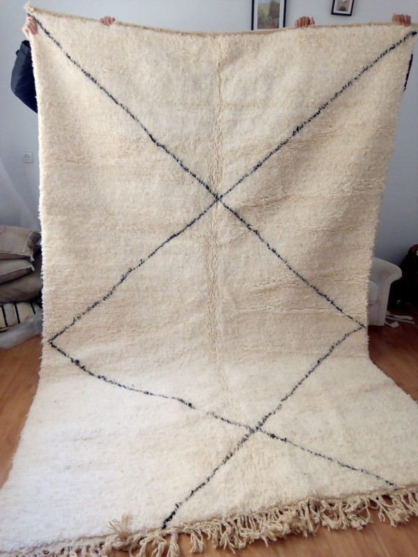 Beni Ourain  Rug with big Diamond Pattern - Tribal Rug - Shag Pile -  Wool - 300 X 205cm