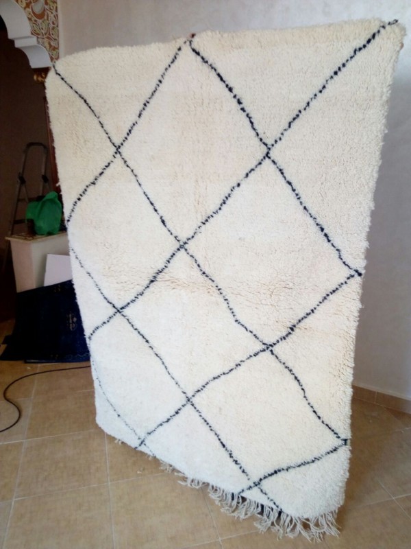Beni Ourain Rug Natural Wool - Diamond Pattern - Tribal Rug - 192X 131cm