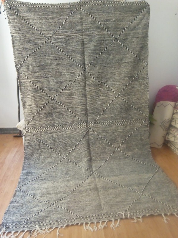   Moroccan zanafi rug berber style Hand Knotted