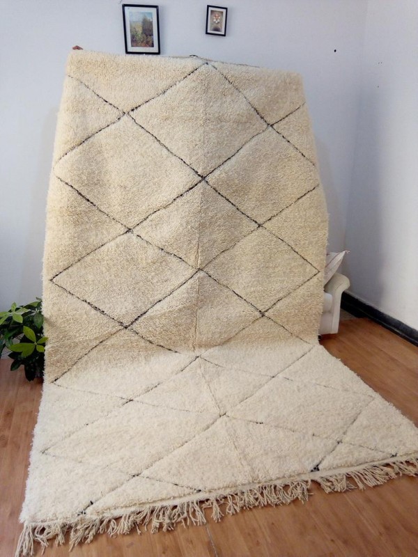 Moroccan Hand Woven Rug - Beni Ourain Tribal Carpet  Style - Faded Pattern - Shag Pile - Natural Wool - 325 x 200 cm 