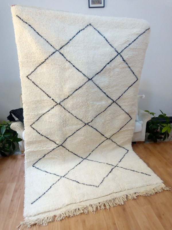 Moroccan Beni Ourain Tribal Rug Style  - Diamonds Line - Full Wool  - 256 X 156cm