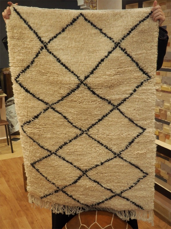 Wonderful Small Beni Ourain  Rug with Diamond Pattern - Tribal Rugs - Natural Wool -  126 X 86cm