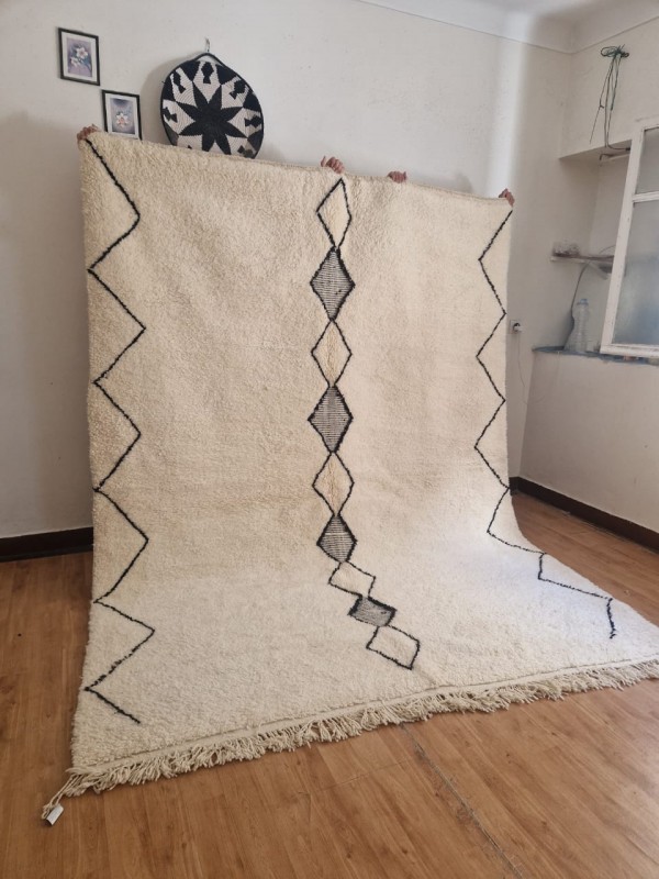 Moroccan Rug - Hand Woven Wool Rug  - 300X226cm