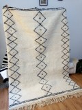 Beni Ourain  Style Rug with small Diamond Pattern - Tribal Rug - Full Wool - 270 X 180cm