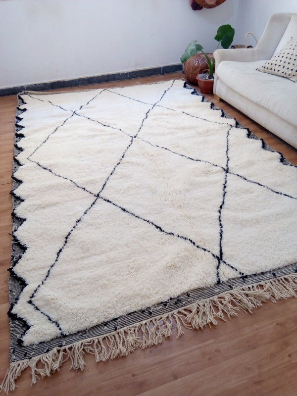 Beautiful Berber carpet - Beni Ourain Tribal Rug Style- Shag Pile - Wool - 325 X 210cm