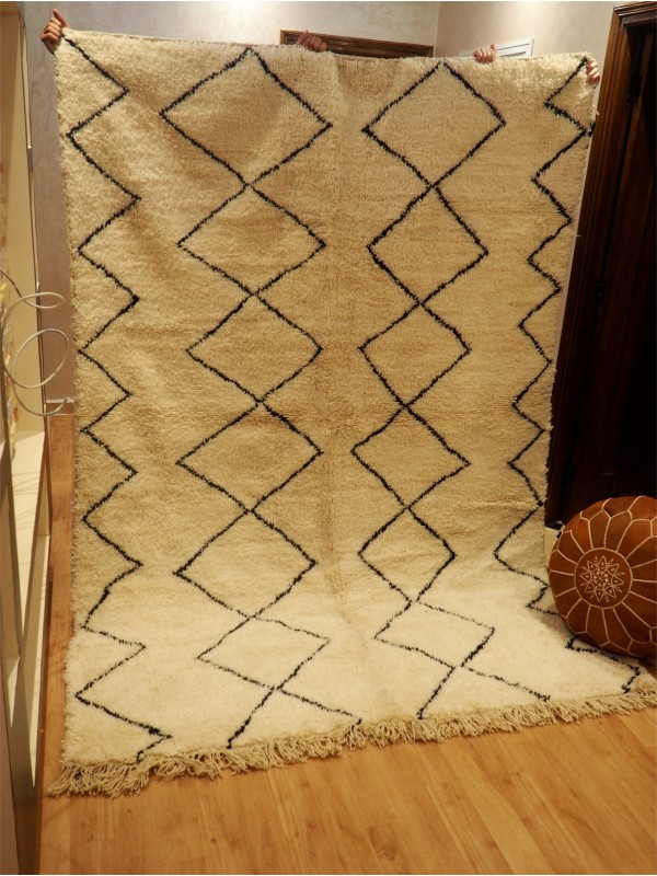 Moroccan Beni Ourain Tribal Rug - Shag Pile - Natural Wool - 279 X 187cm