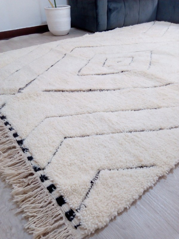 Berber Rug ٍStyle beni ourain - thick lines design - Handwoven Wool