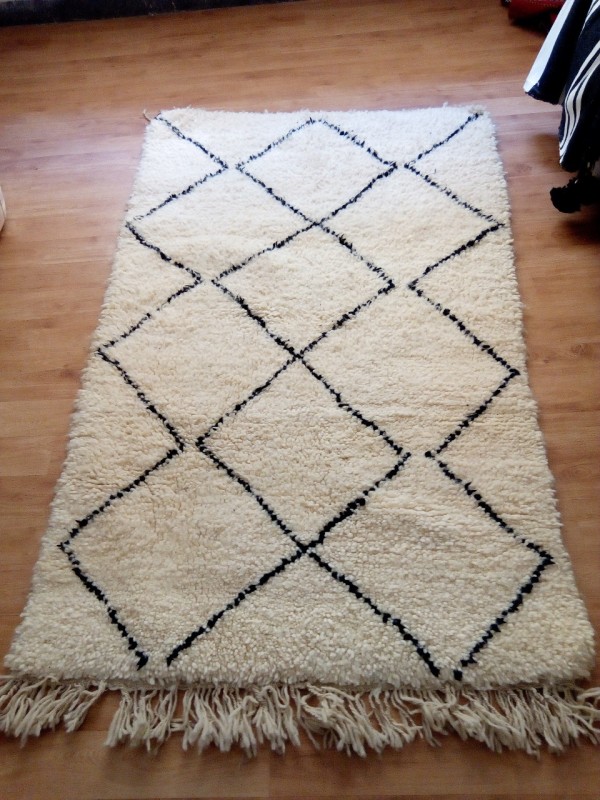 Moroccan carpet - Beni Ourain Tribal Rug - Shag Pile - Natural Wool - 187 X 102cm