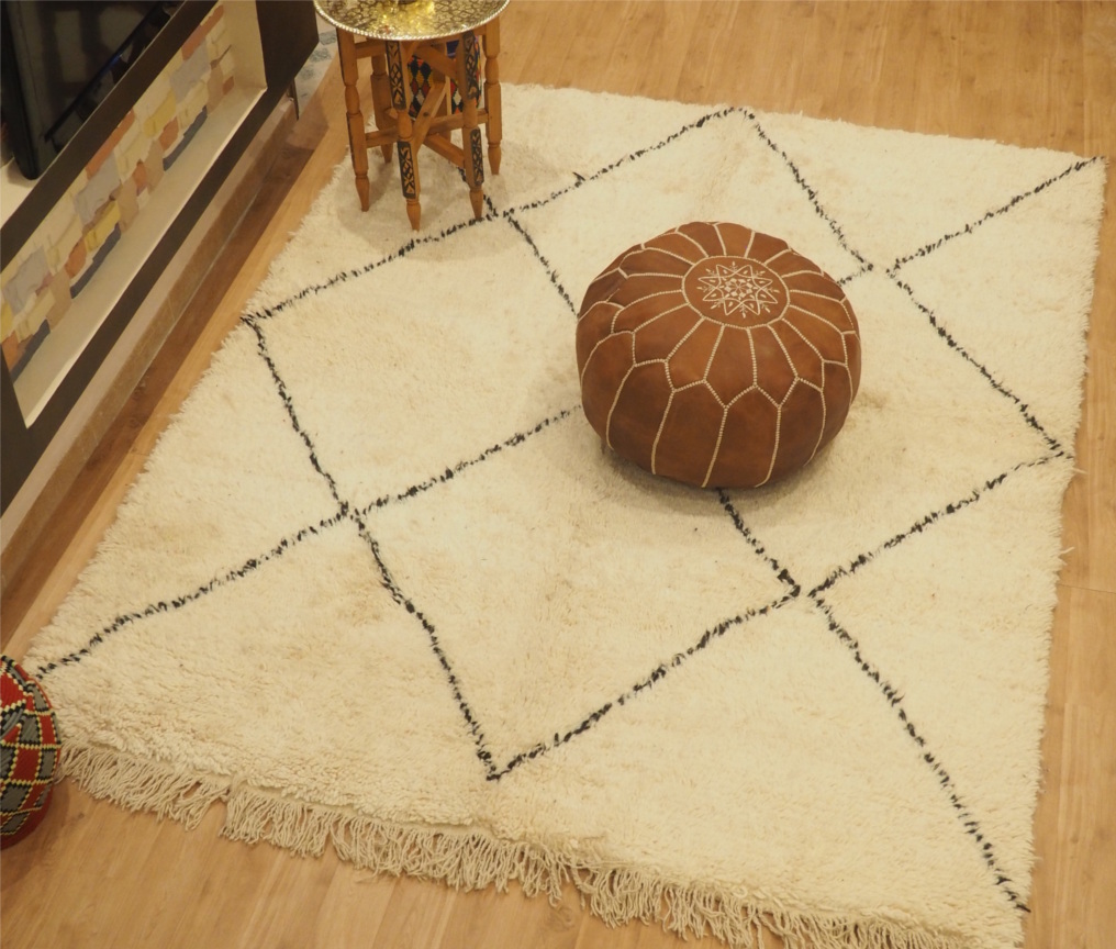 Beautiful Moroccan Rug - Wonderful Moroccan Pouf